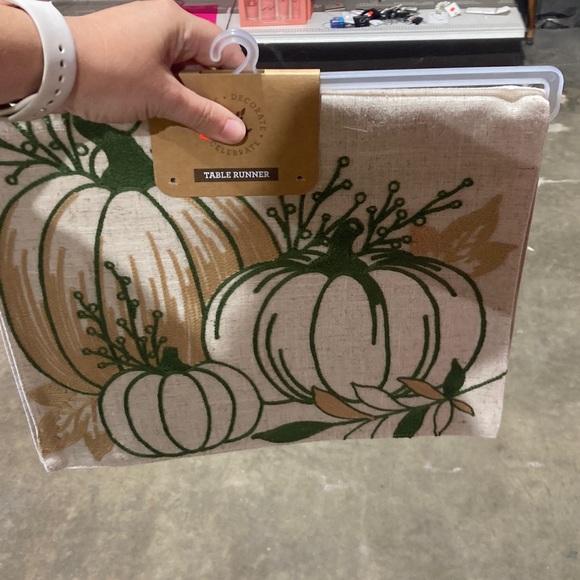 Pumpkin Design Table Runner - Picture 1 of 1